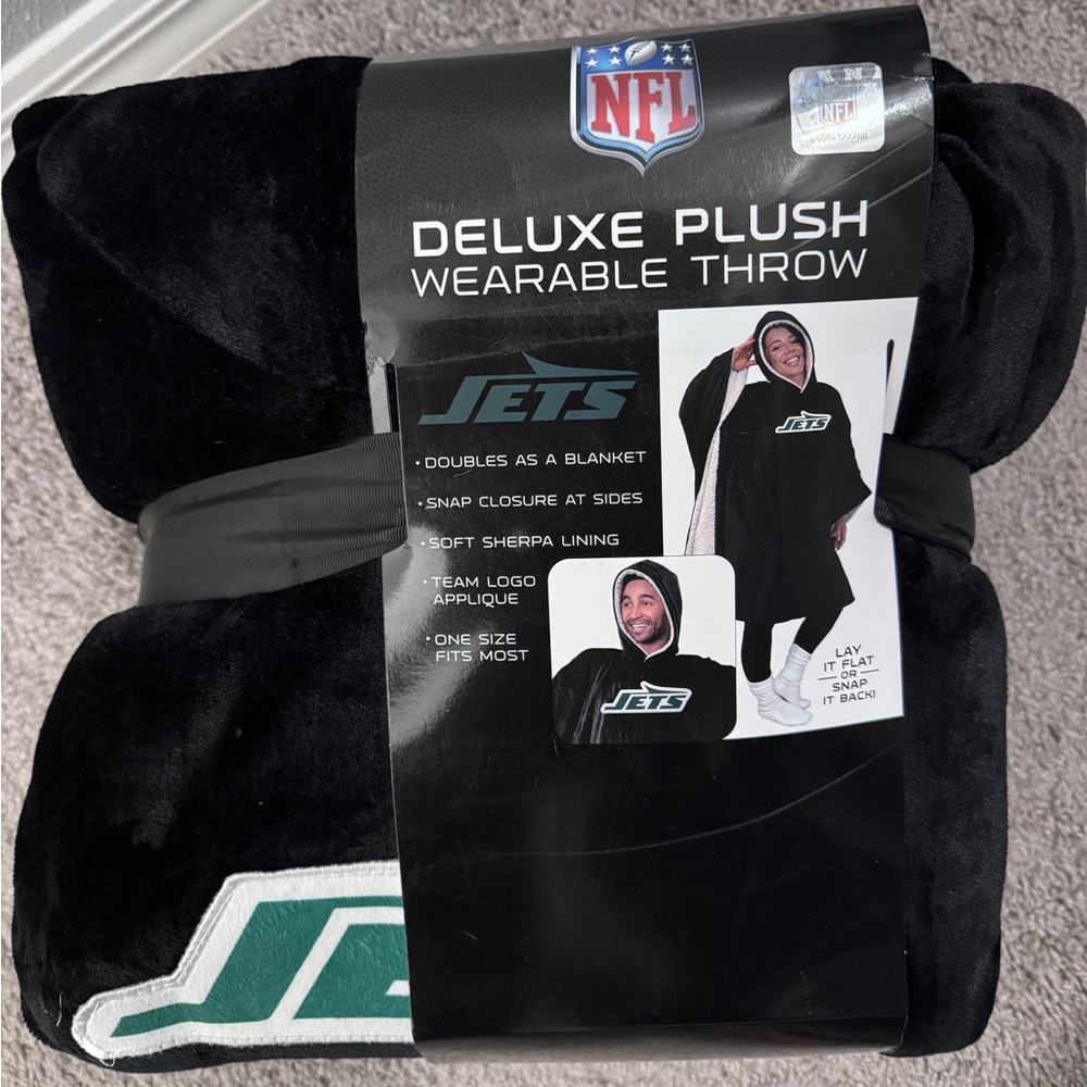 NFL Black Deluxe Plush Wearable Throw